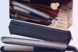 Glätteisen mit Keratin-Schutz-Technologie: 57 Prozent mehr Schutz für das Haar durch hochwertige Keratin-Keramikbeschichtung und Hitzeschutzsensor